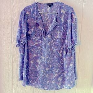 Jones New York Paisley split neck blouse